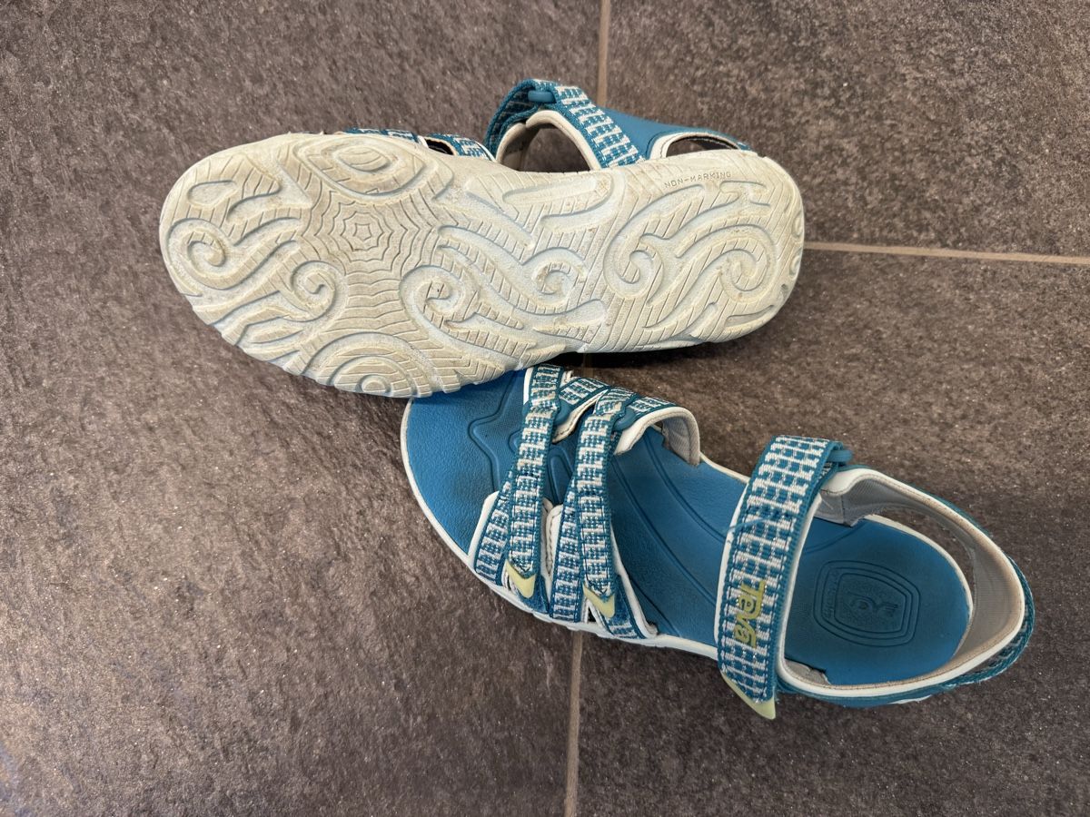 Teva Scarpe per ragazze: Teva Tirra, Mädchensandalen, Grösse 31 – Usato da Uster venduto da buani 2