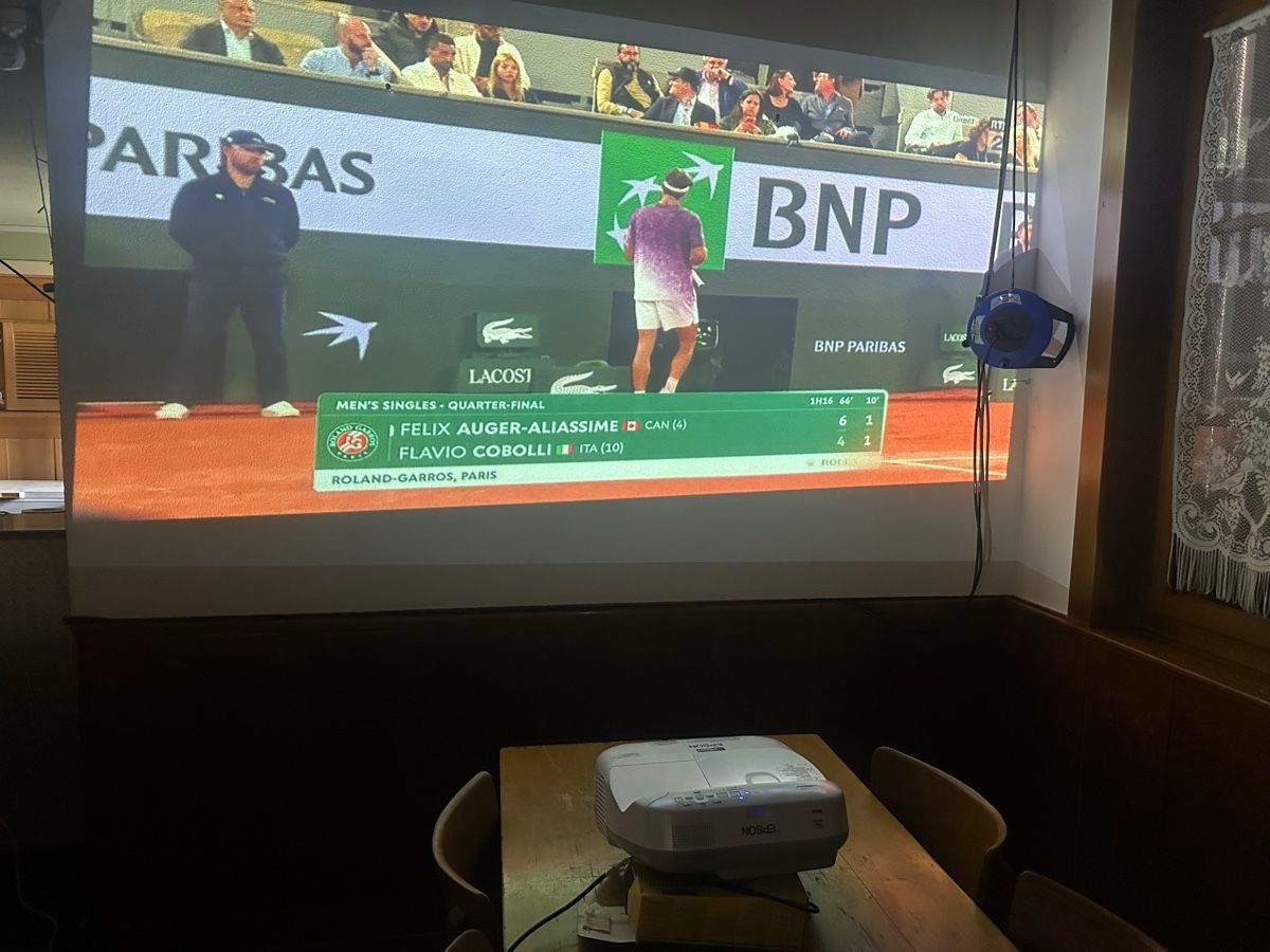 Epson Videoprojektoren: Projecteur Epson H595Wi, HDMI/VGA, 16 – Gebraucht aus Belmont-Lausanne von amolaschi 3