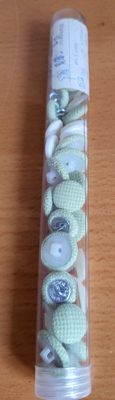 Kit bricolage: Stoffknöpfe, Basteln, Handarbeit – Usato da Winterthur venduto da Baer49