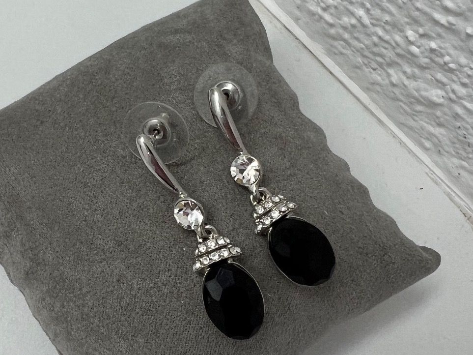 Ohrringe & -stecker: Ohrringe/-hänger silbern/schwarz - Modeschmuck – Gebraucht aus Jona von n.ferrari