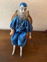Dekorativer Porzellan-Harlekin handbemalt Seidengewand blau