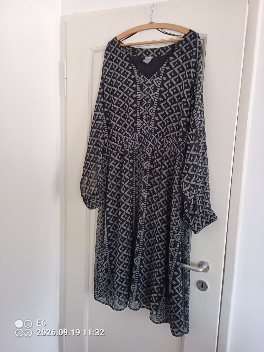 Kleider: Luftiges Langarmkleid – Neu (gemäss Beschreibung) aus Zürich von Mitzi6