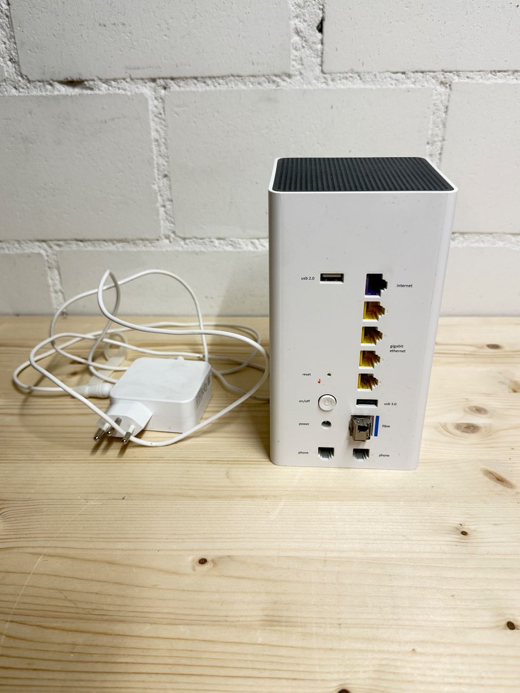 Swisscom Modem & Router: Swisscom Internet-Box 2 inkl. Netzteil – Usato da Root venduto da Jo.Di 1