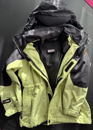 Sherpa Windjacke/Regenjacke 6-7, 122 aber ab 110/116 tragbar