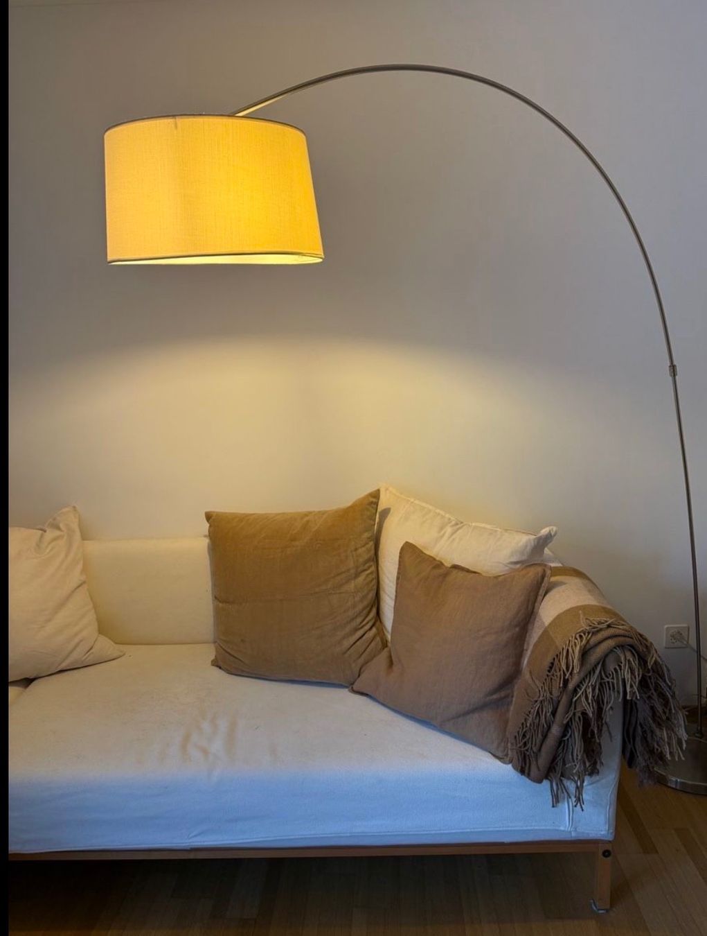 Micasa Lampade: Floor standing lamp/ Schöne Bogenlampe, Stehlampe – Usato da Luzern venduto da mon_6rzf