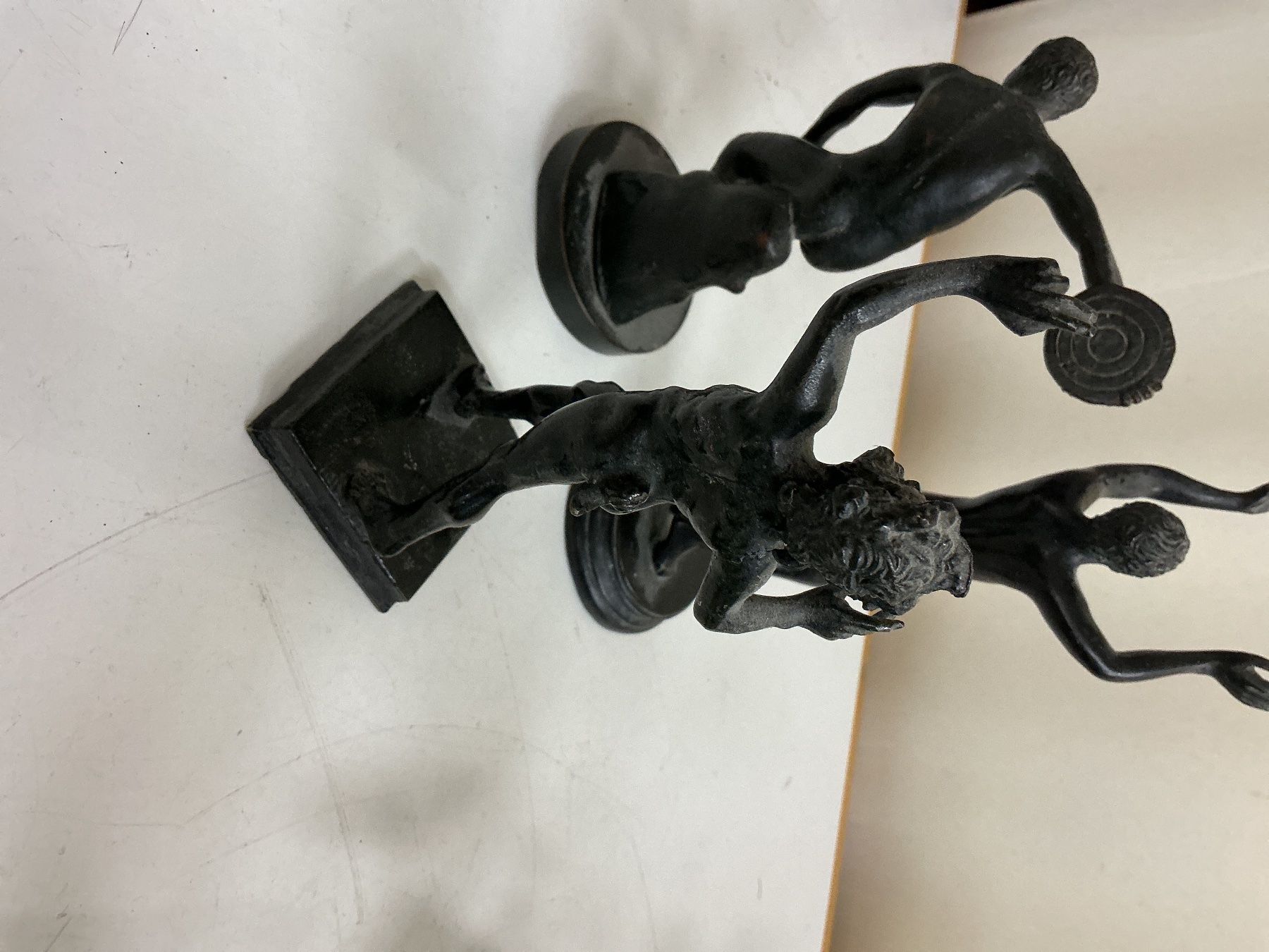 Sculture & Statue: 3 Figuren ev. Bronze – Usato da Bern venduto da vielerart 4