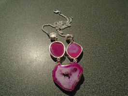 Kette mit Anhänger Herz/Tropfen, pink/weiss