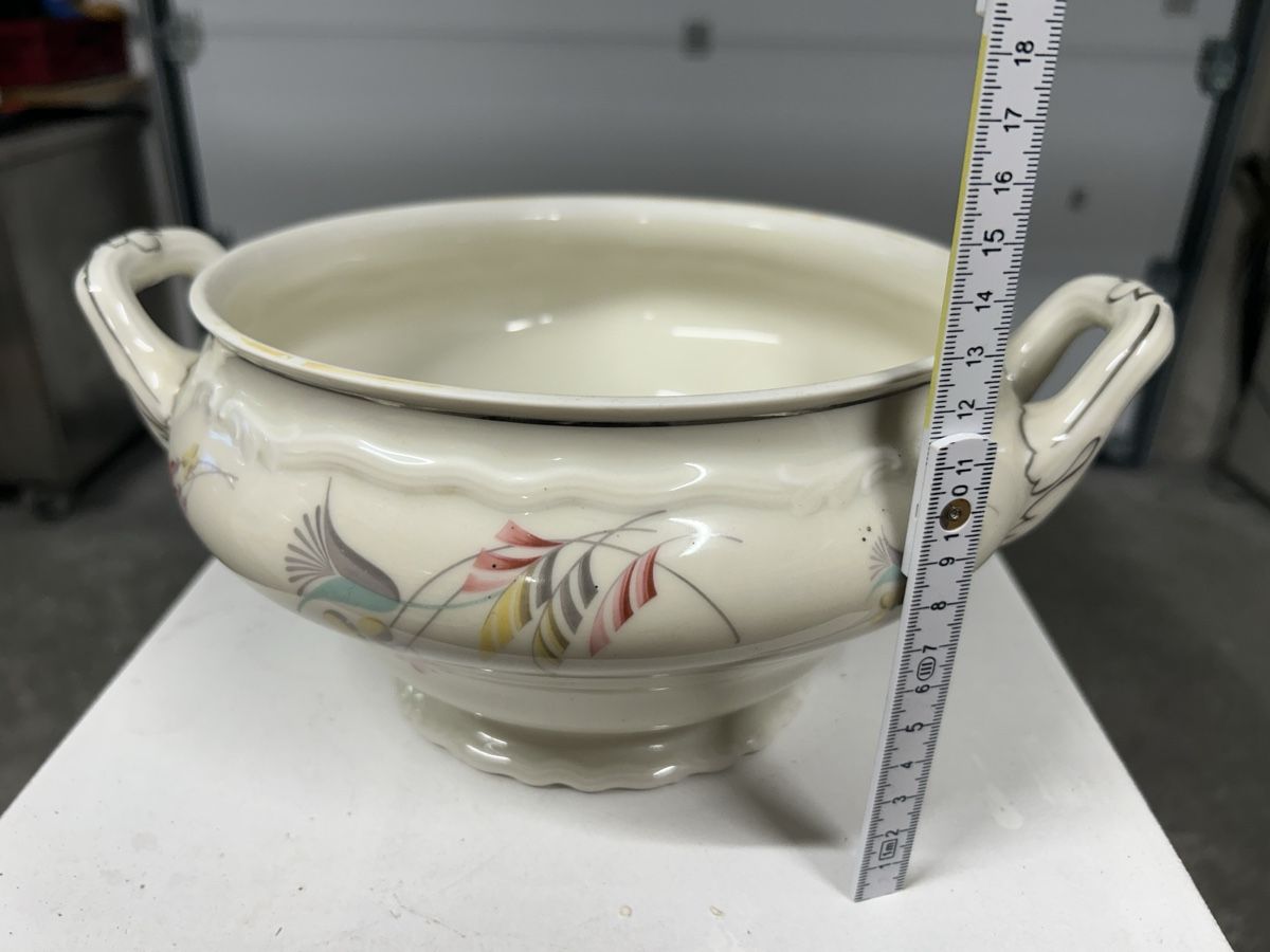 Ciotole: Vintage Suppenschüssel mit Deckel! – Usato da Kehrsiten venduto da fot_55m5 4