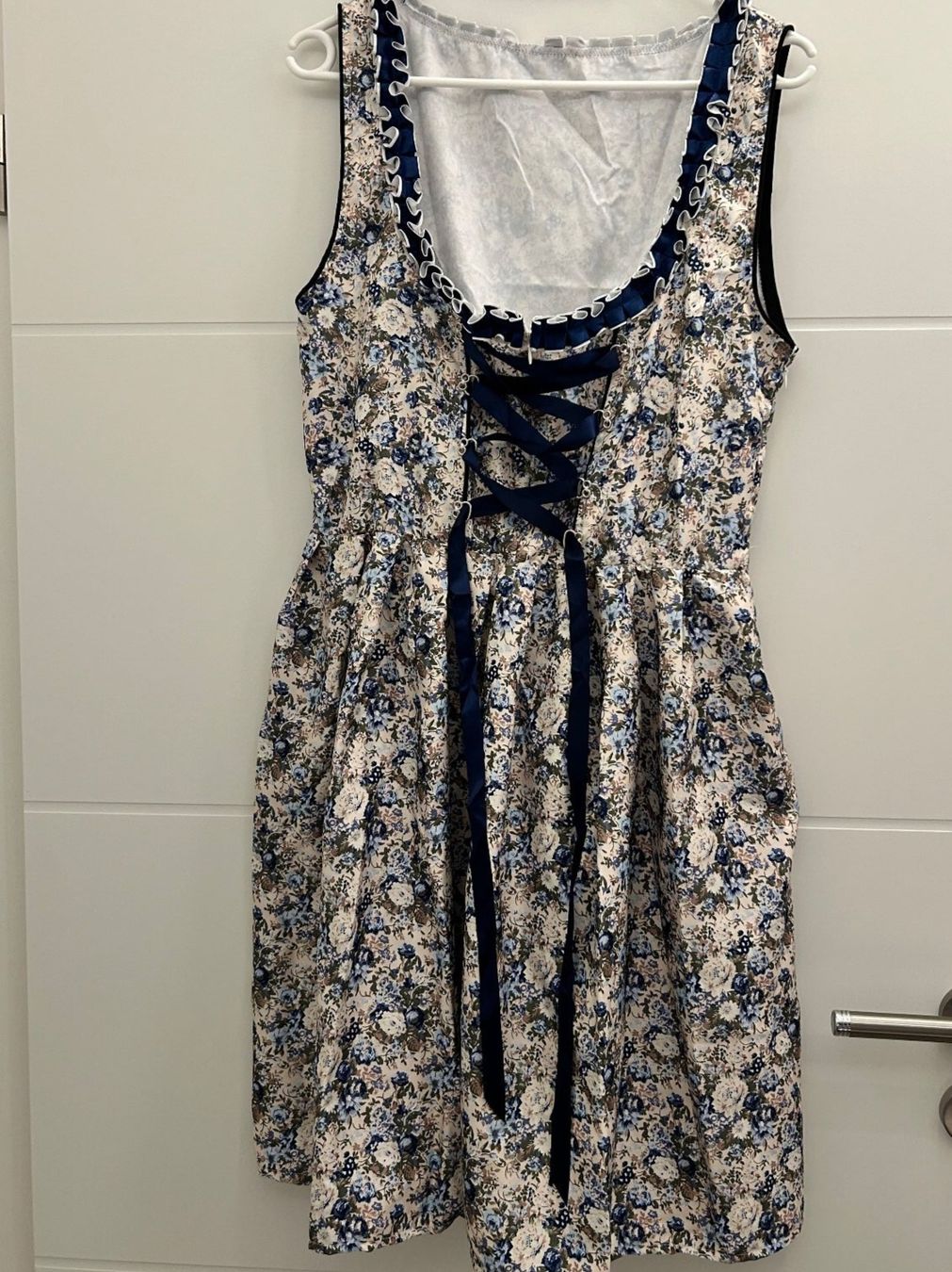 Kostüme: neu/ ungebrauchtes Dirndl-Set mit Bluse & Schürze – Neu und originalverpackt aus Dörflingen von zak_s5jh 6