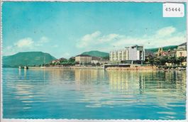 Le Port de Neuchatel et l'Hotel Beaulac