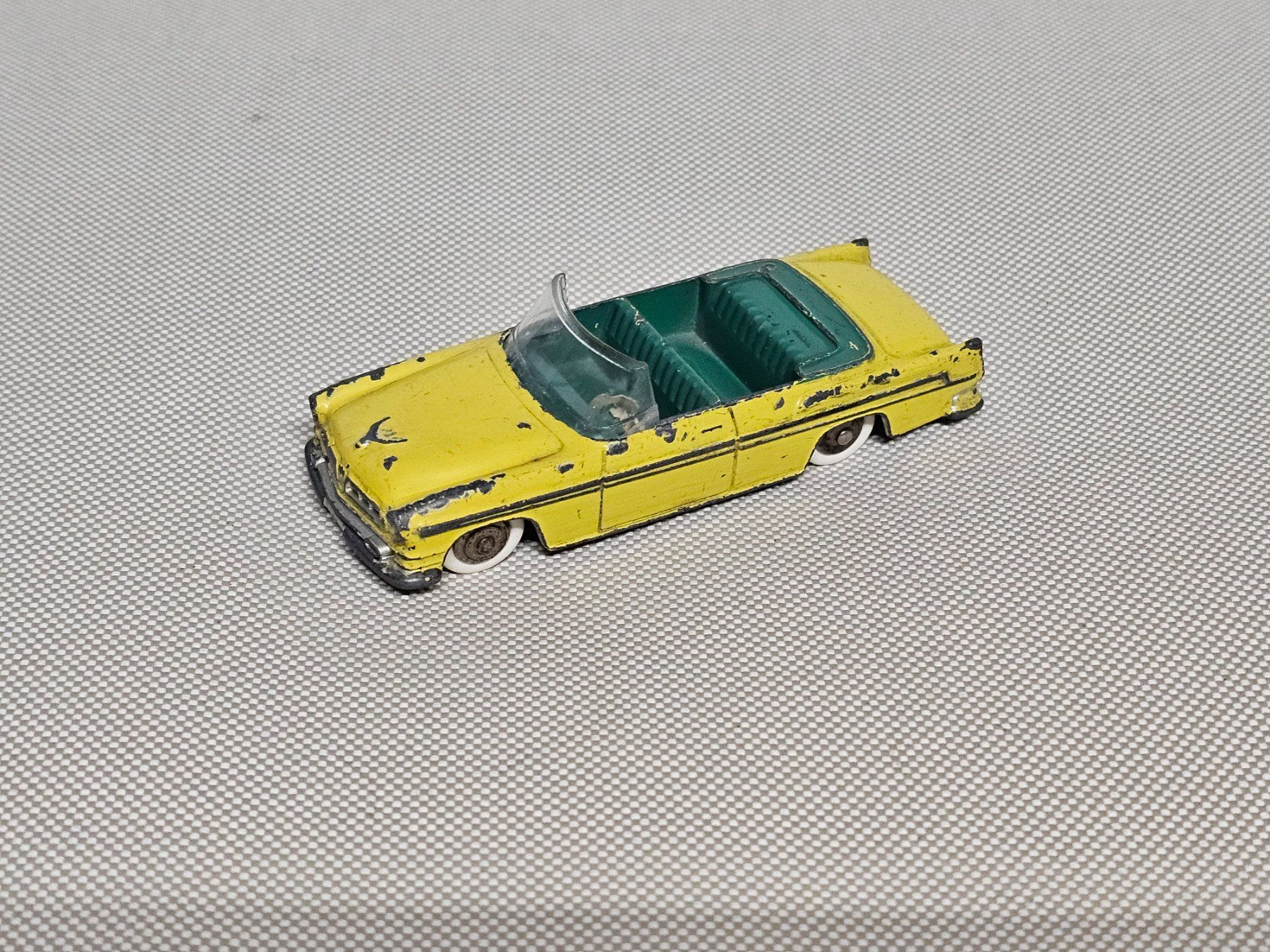 Dinky Toys Modellini d'auto: Dinky Chrysler New Yorker – Usato da Starrkirch-Wil venduto da easygo13