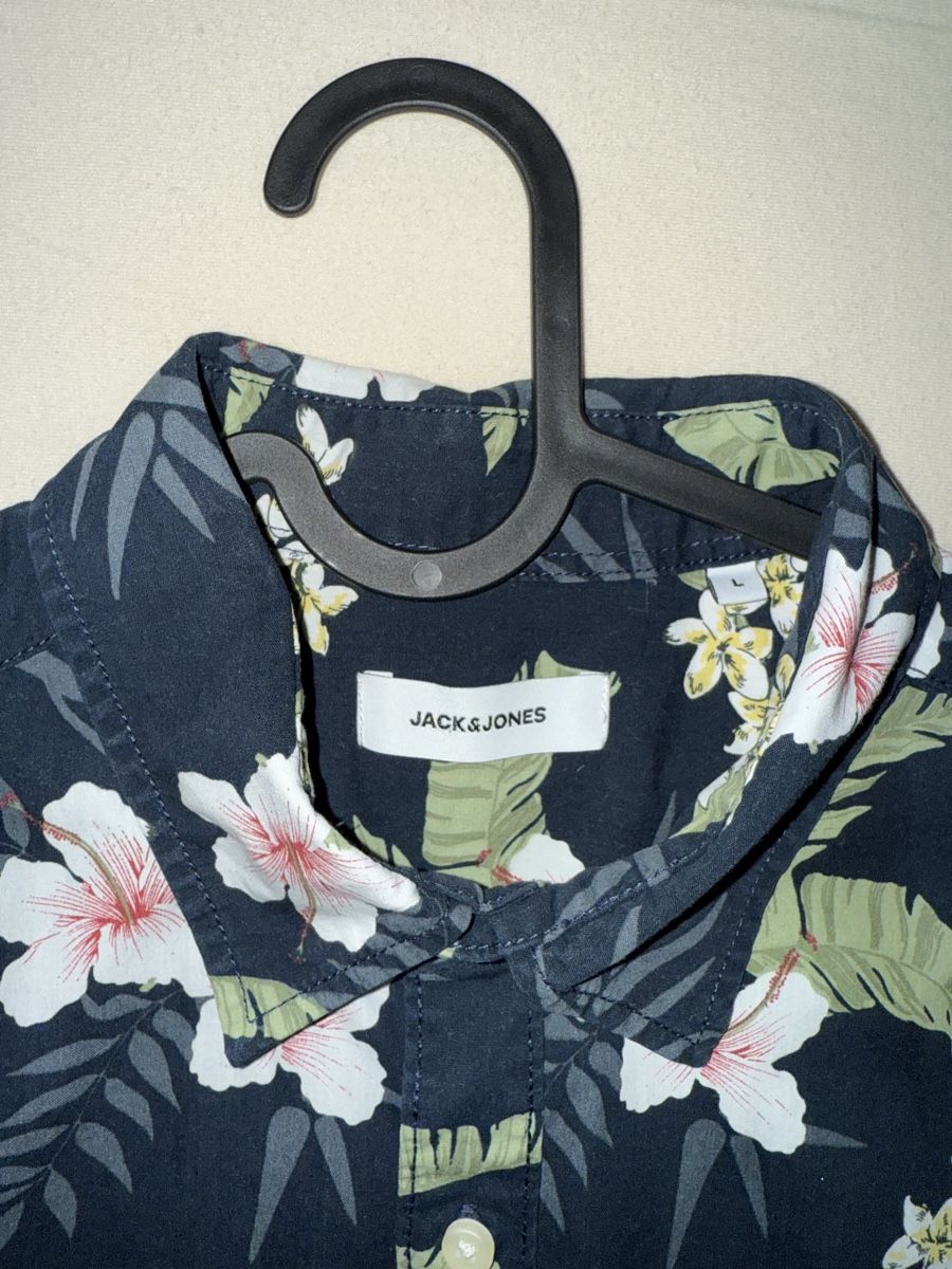 Chemises: Chemise fleurs courte manche L – Neuf (Voir description) à Villaz-St-Pierre par dav_w66n 1