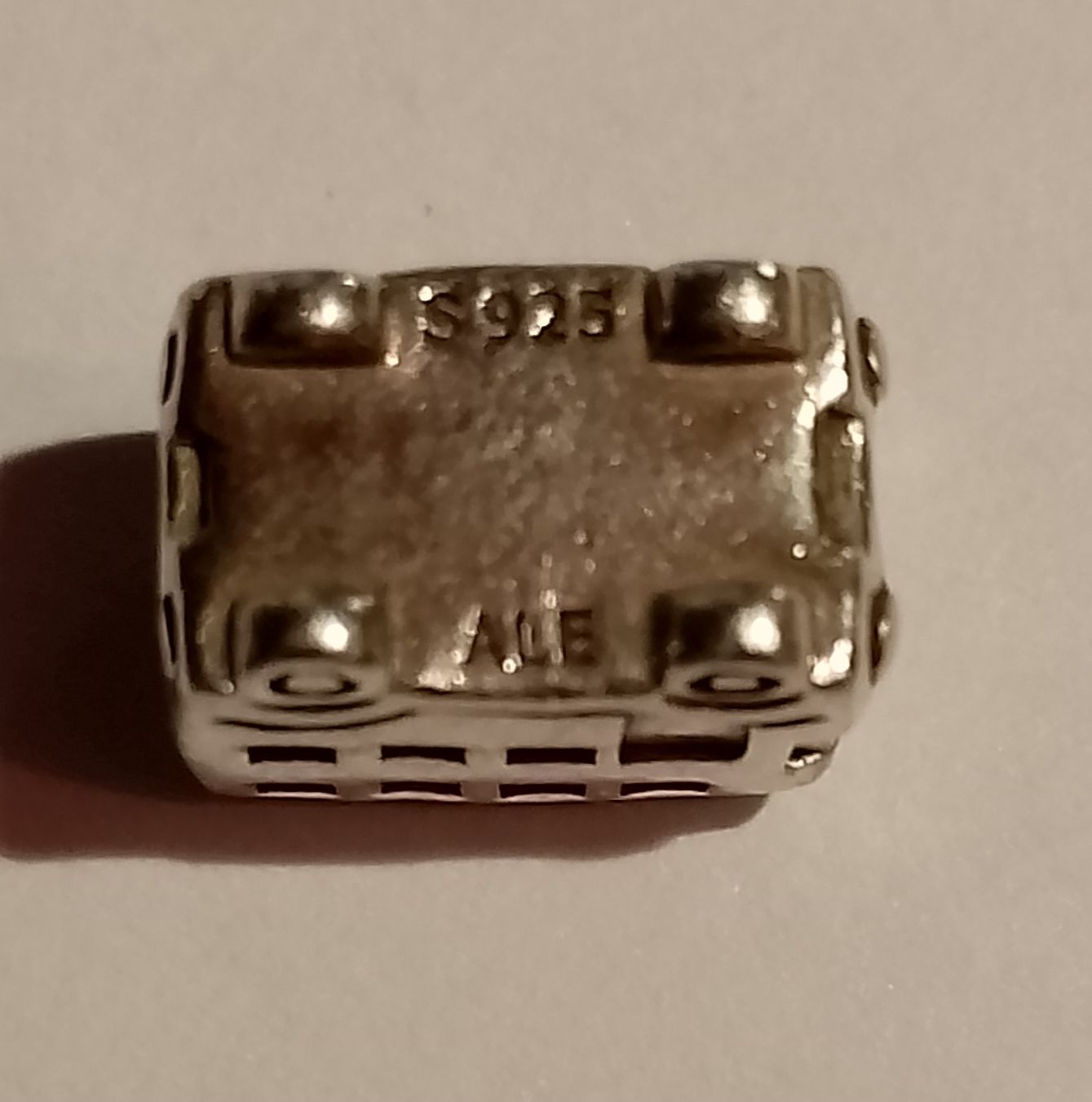 Pandora Anhänger: Pandora Charm Bus  – Gebraucht aus Therwil von col_m6rx 1