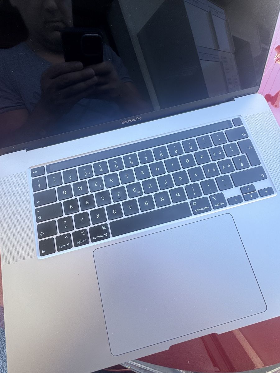 Apple Portables: MacBook Pro 2019 A2141 defekte  – Défectueux à Bern par Picatcho 6