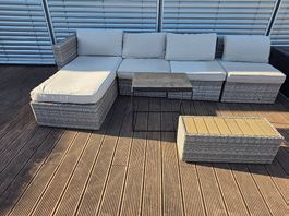 Outdoor-Lounge in Grau  ein Element mit Hagelschaden