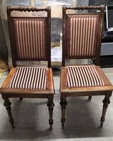 2er Set alte Stoff-Stühle