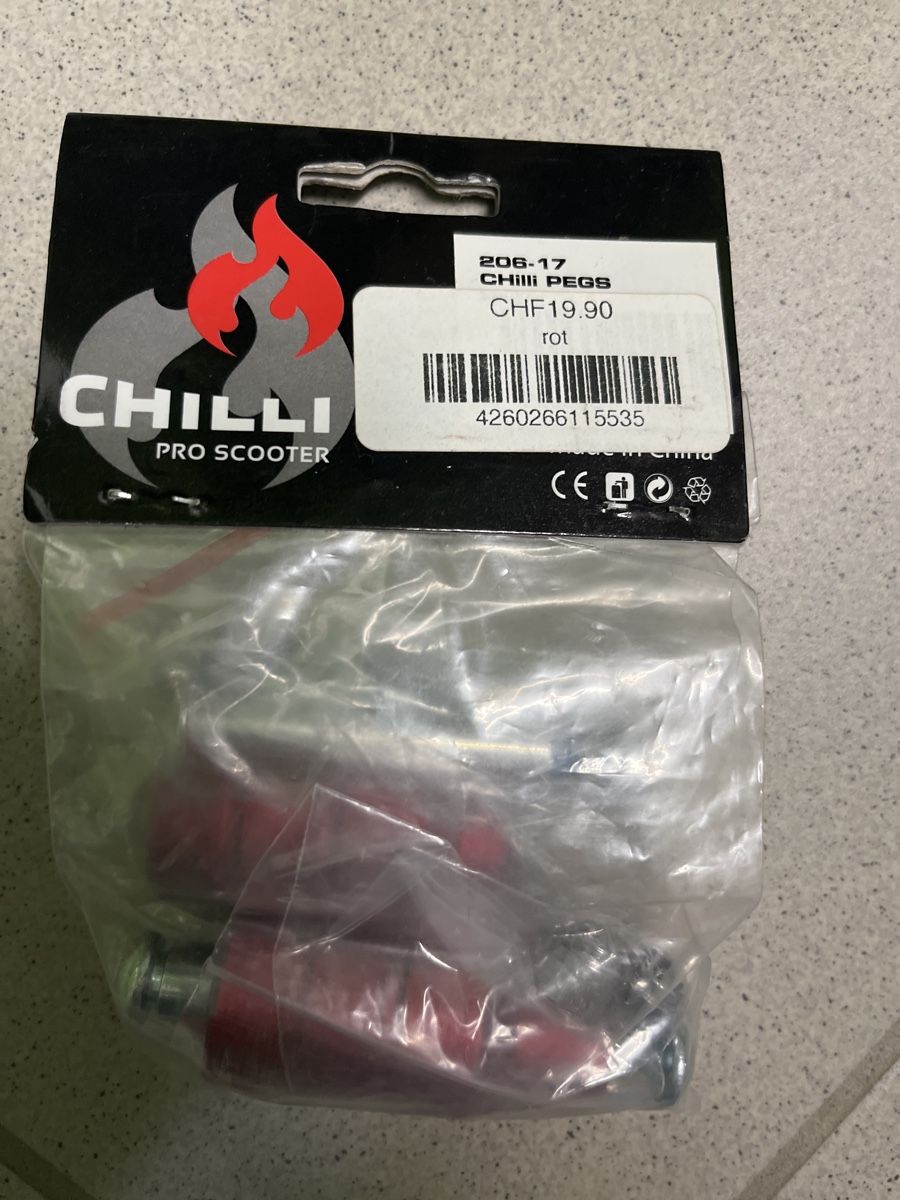 Chilli Kickboard: Rote Chilli Pro Scooter Pegs, Neu & OVP – Neu und originalverpackt aus Buch am Irchel von Brandi7