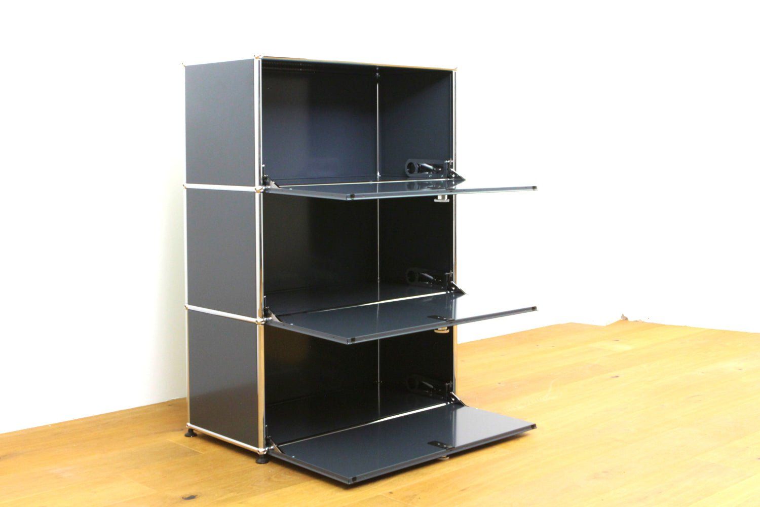 USM Regale: USM Haller Sideboard in Anthrazitgrau #1084 – Gebraucht aus Affoltern am Albis von ModulaireAG 1