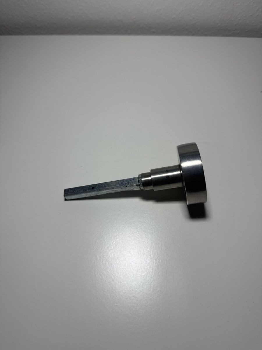 Quincaillerie: Metallgriff mit Vierkantstift rund gebraucht – D'occasion à Steffisburg par mar_cf2f 1