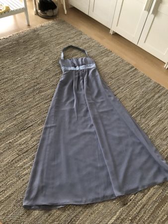 Hübsches, langes, graues S - Abendkleid. Mit Etikett
