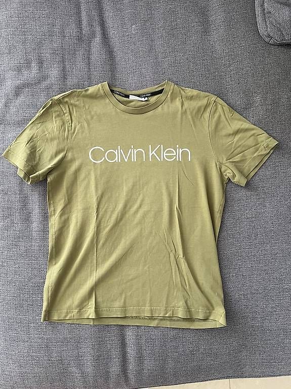 T-shirt: Calvin Klein Shirt Herren M/L  – Usato da Lufingen venduto da luc_g6rv