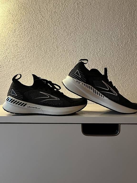 Scarpe da uomo: Brooks Levitate Laufschuh – Usato da Buttisholz venduto da Katja_H