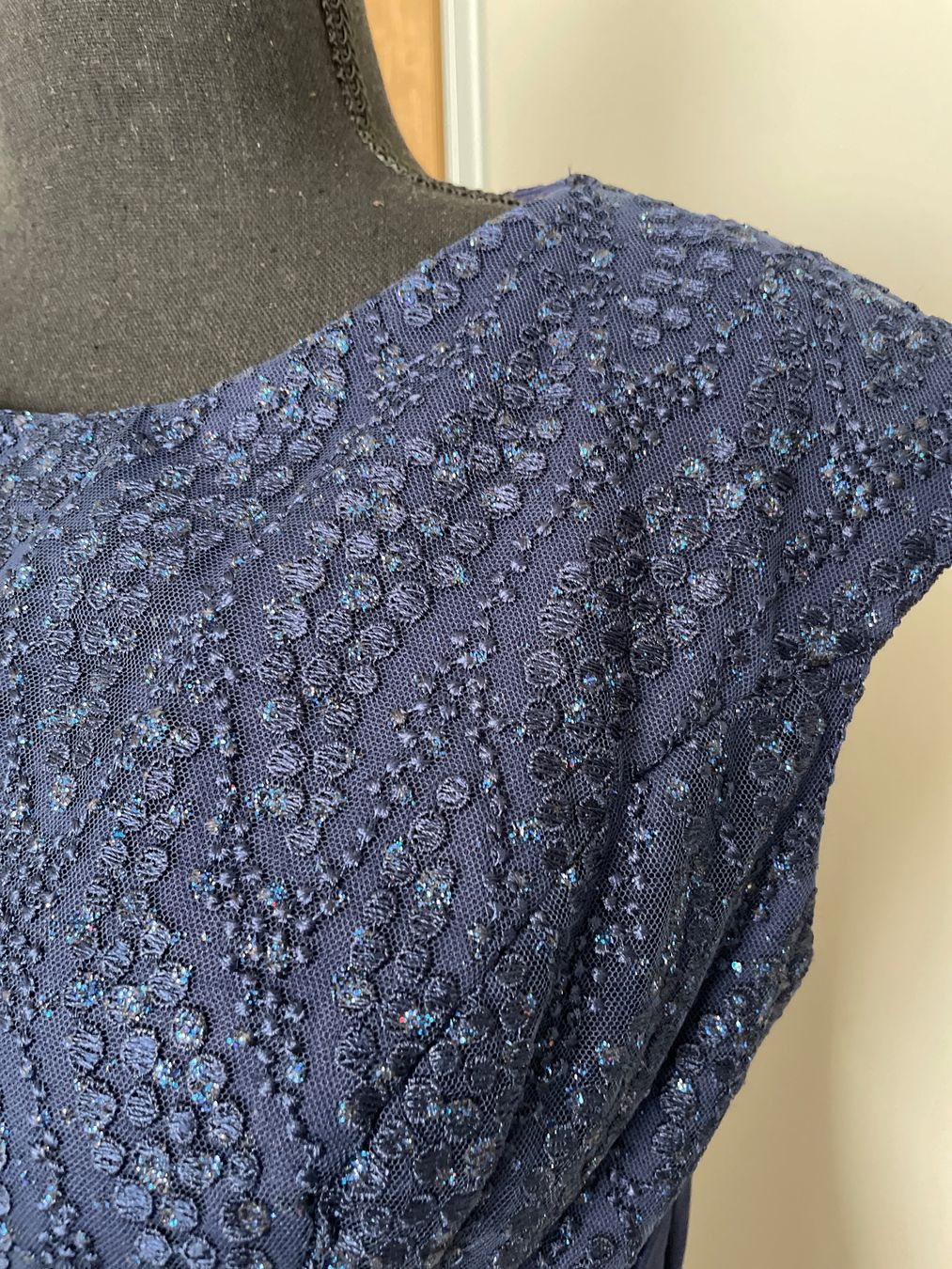 Vestiti: Cocktail Kleid mit Spitze, dunkelblau Gr. 38 – Usato da Birsfelden venduto da Nic21 5