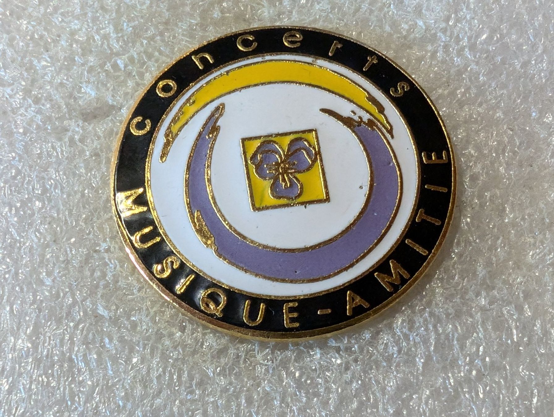 Placchette & Badge: Ansteckpin 154: Concerts – Usato da Oppligen venduto da Pin-Fall-Shop