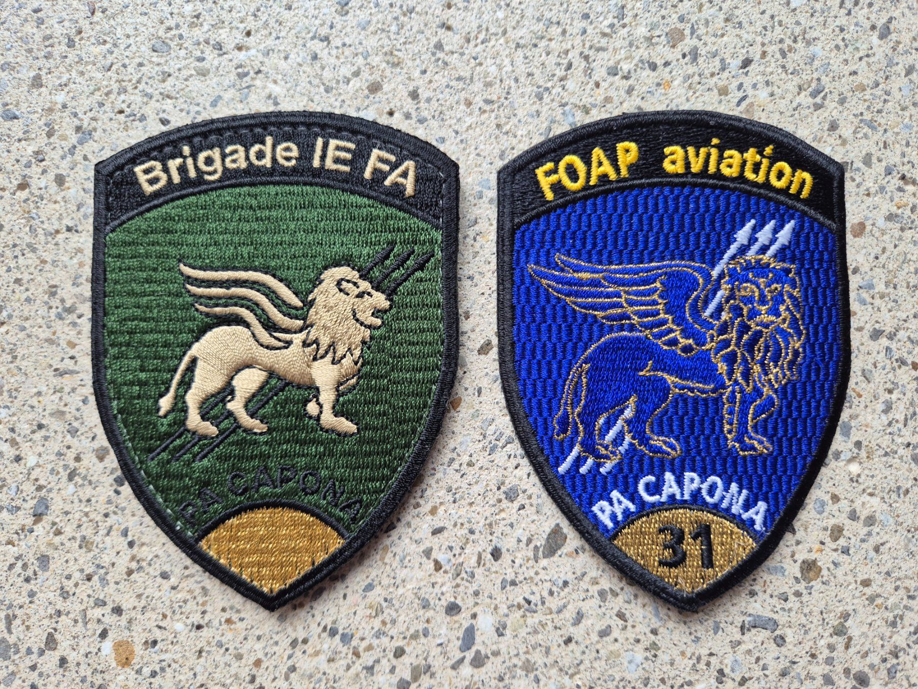 Schweizer Armee Placchette & Badge: *** Badge Brigade IE FA Pa Capona Set***   – Usato da Riedholz venduto da fr_sIruP