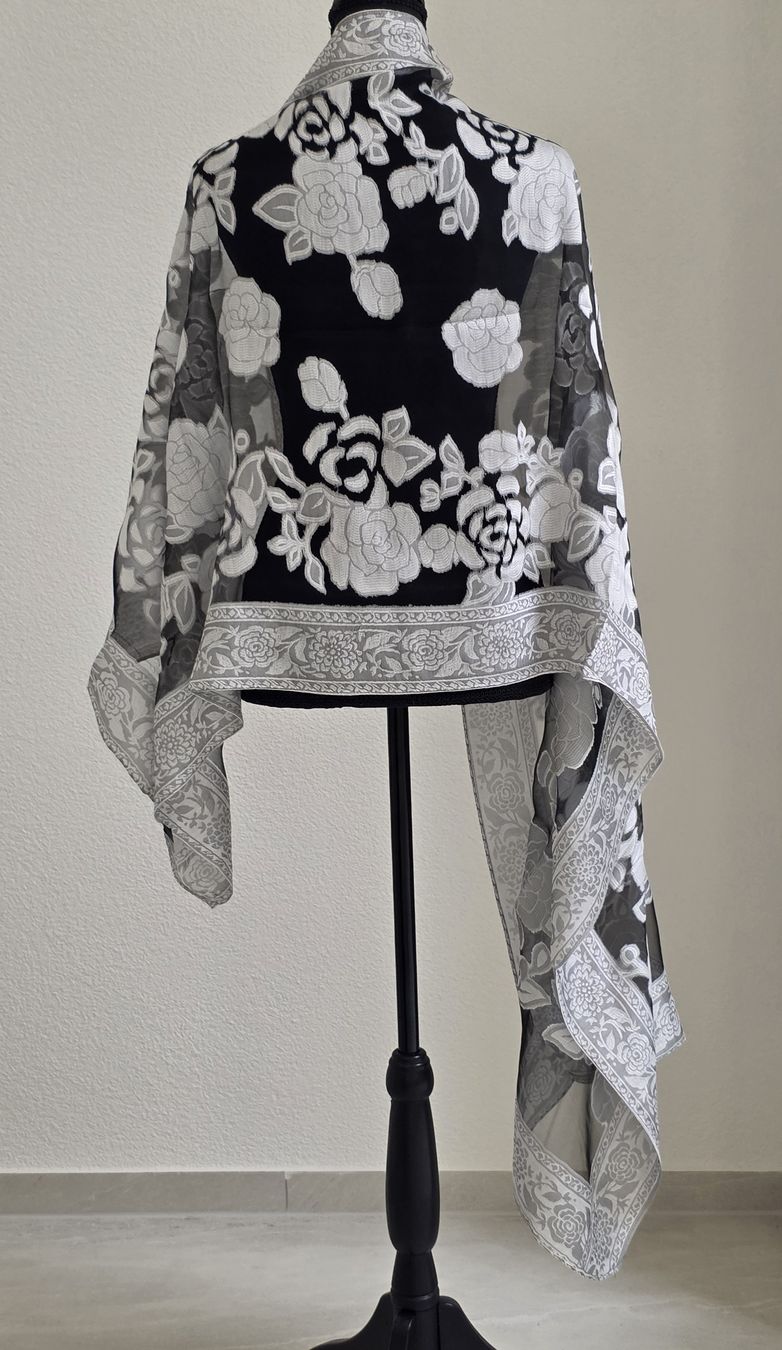 Foulard & Sciarpe: Schal mit Blumenmuster 100% Viskose neu – Nuovo (secondo la descrizione) da Rheinsulz venduto da Gilea