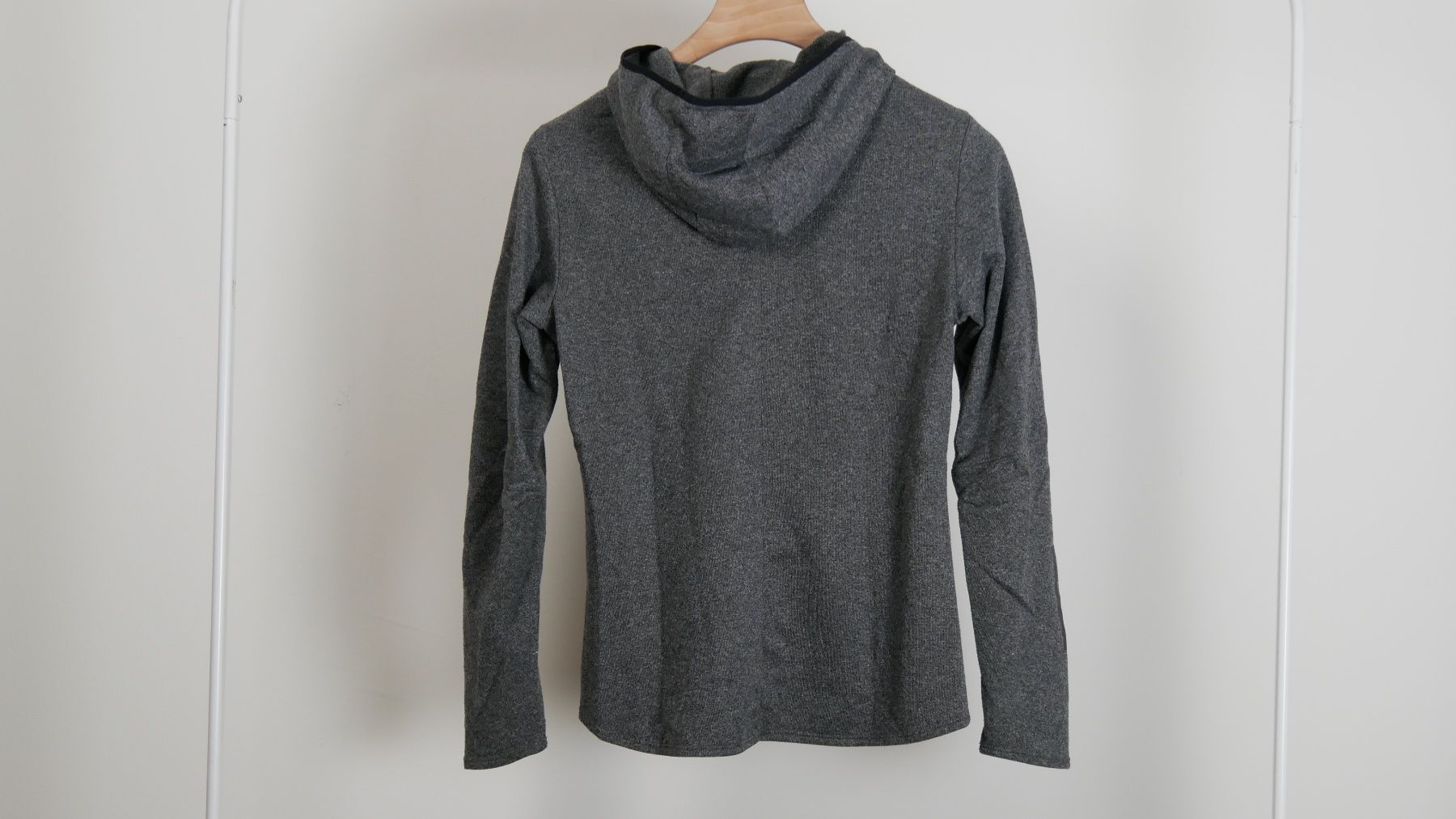 Adidas Maglioni & Felpe: Adidas Energy Running Hoodie Sweatshirt Pullover grau – Nuovo (secondo la descrizione) da Zürich venduto da julia_vina 2