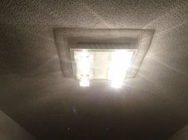 Deckenlampe mit verschiedenen Farben