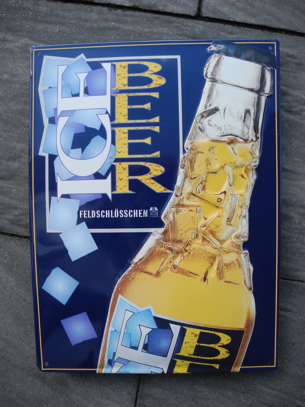 Feldschlösschen Schilder: FELDSCHLÖSSCHEN ICE BEER – Neu und originalverpackt aus Reinach AG von Huckleberrysix