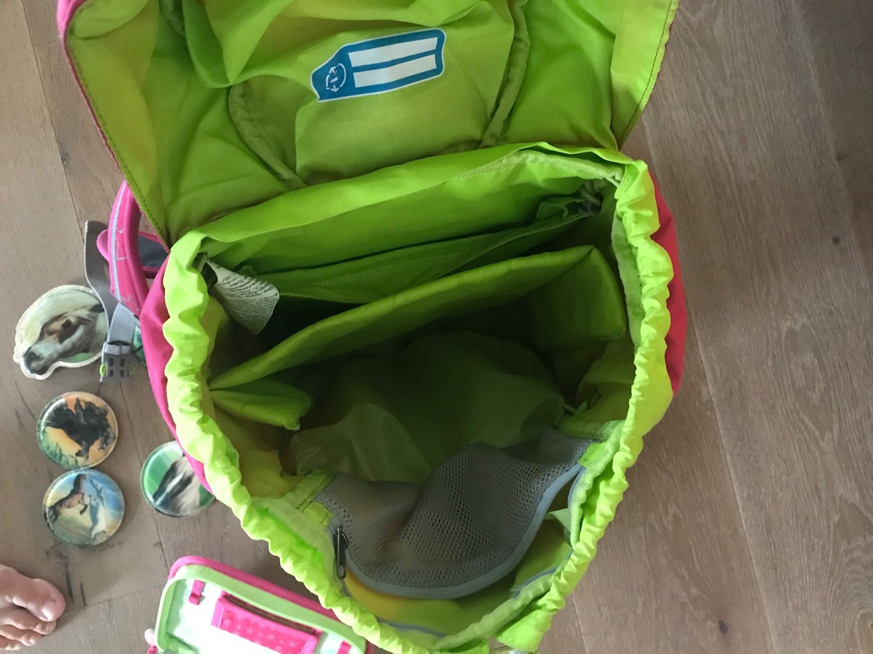 Allestimento di negozi e stand fieristici: Schulthek Ergobag mit Zubehör – Usato da Affoltern am Albis venduto da variablend 5