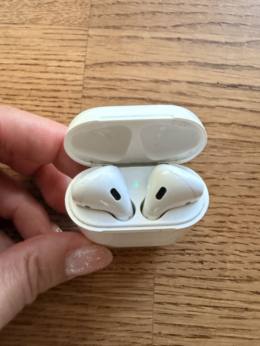 Apple Casques audio: Apple AirPods  – Défectueux à Sugiez par Mlle_Bakets 5
