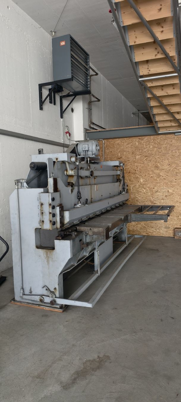 Tutte le macchine: Schlagschere, Blechschere, bis 5mm Stahl, Nobs & Co. Thune – Usato da Gontenschwil venduto da Nick760 1