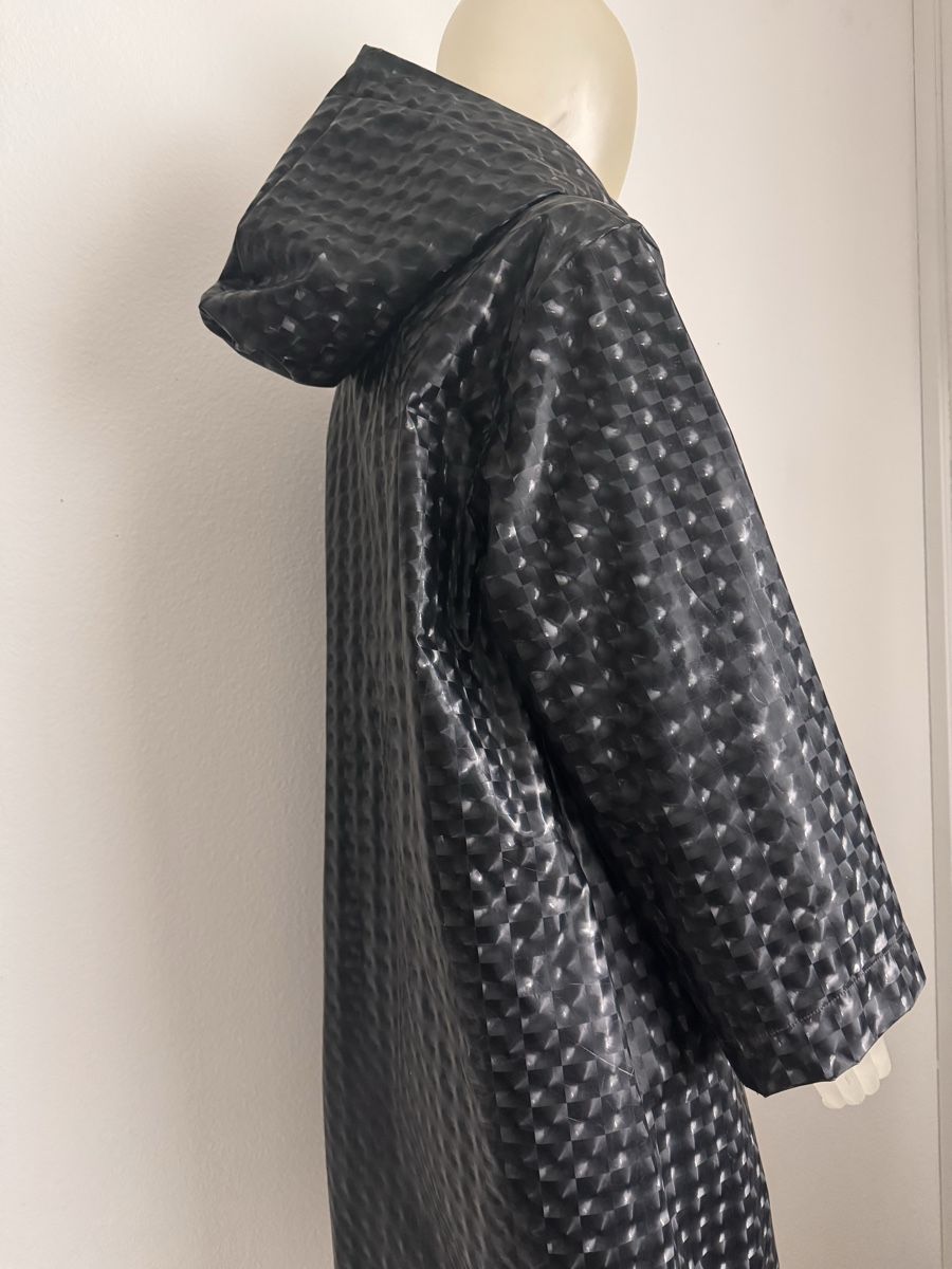 Cappotti: Schwarzer Regenmantel . One Size – Usato da Basel venduto da YanaR10 3