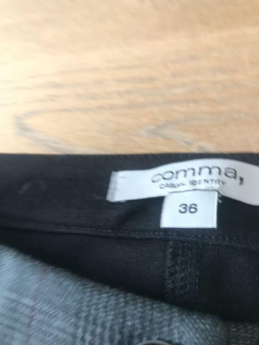 Comma Pantaloni: Comma Stoffhose Gr. 36 fein kariert – Usato da Freienstein venduto da Jessy024 2