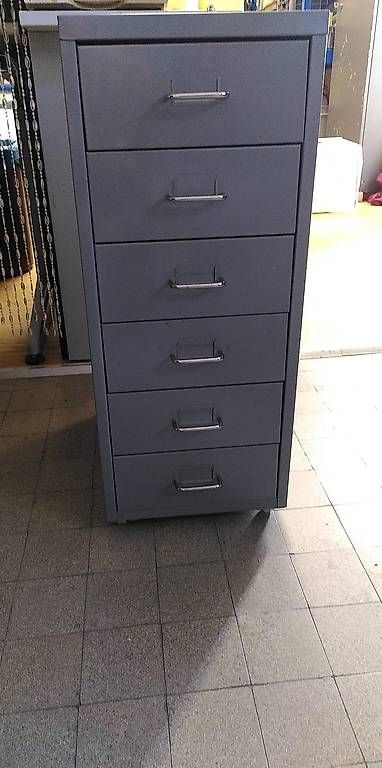Ikea Banconi: Ikea Büromöbeli Metall auf Rollen – Usato da Bern venduto da stinen
