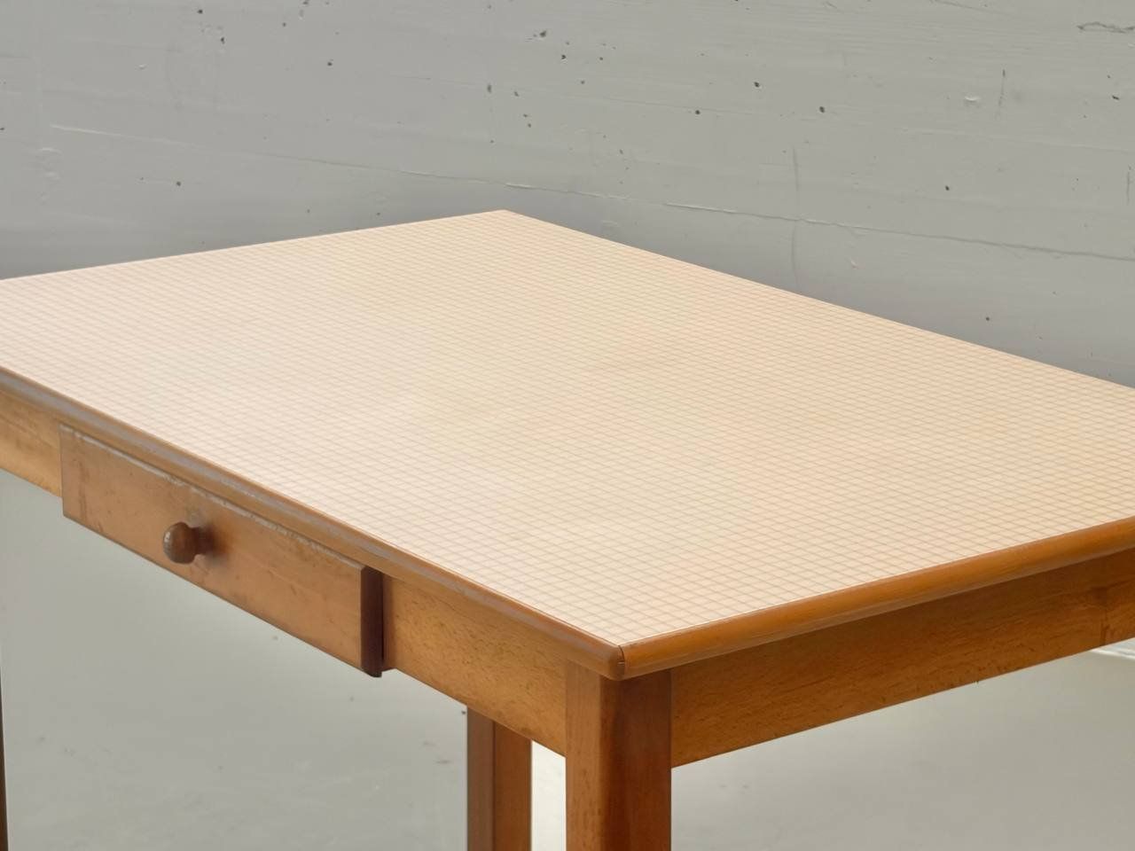 Tavoli: Vintage Küchentisch mit Schublade – Usato da Zürich venduto da LeMoege 4