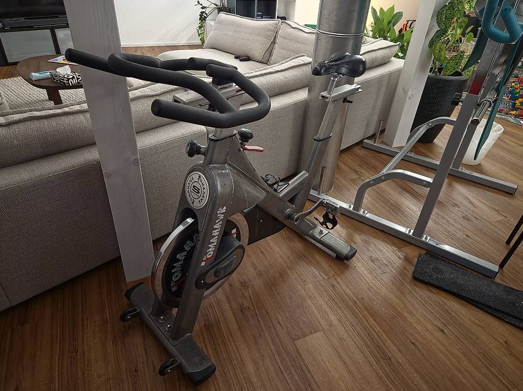 Tomahawk Spinning Bike Heimtrainer (Studio-Qualität) (D'occasion) à ...