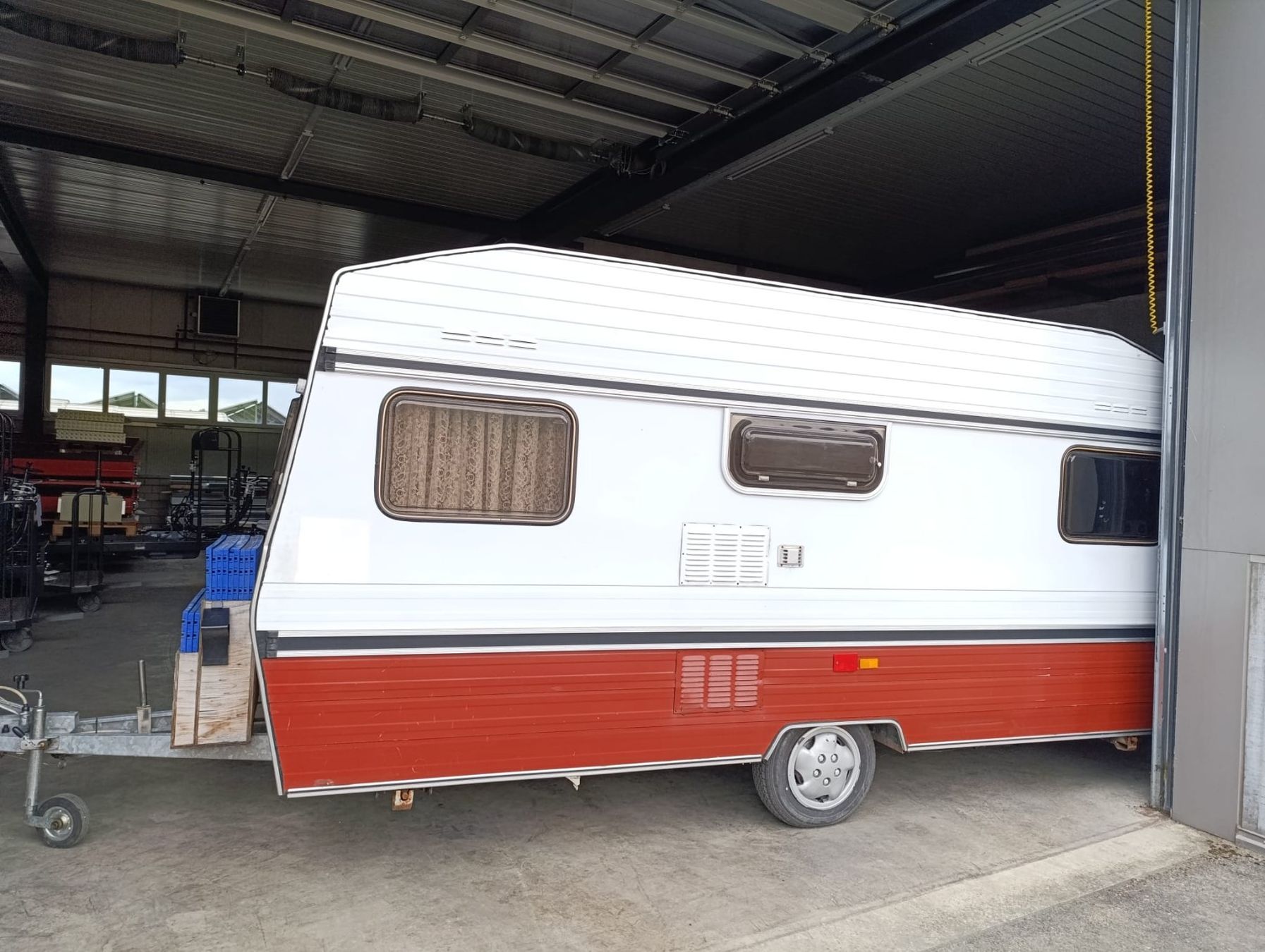 Rimorchi: Wohnwagen – Usato da Ruswil venduto da burrim 1
