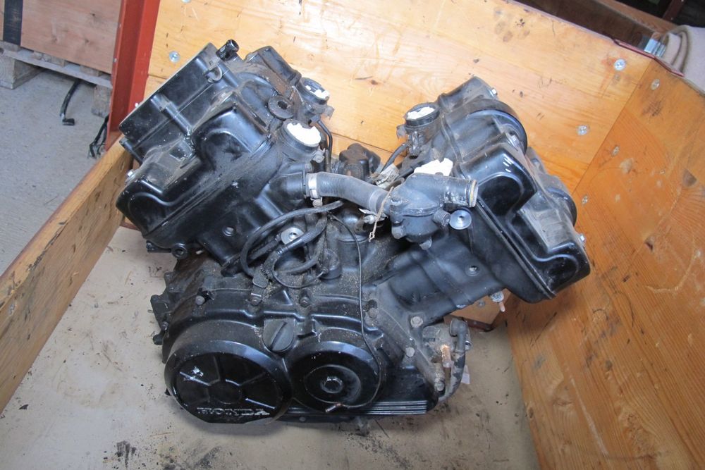 Honda VFR750FG 1986 RC24 Motor RebikelingMotoren Räumun (Gebraucht) in ...