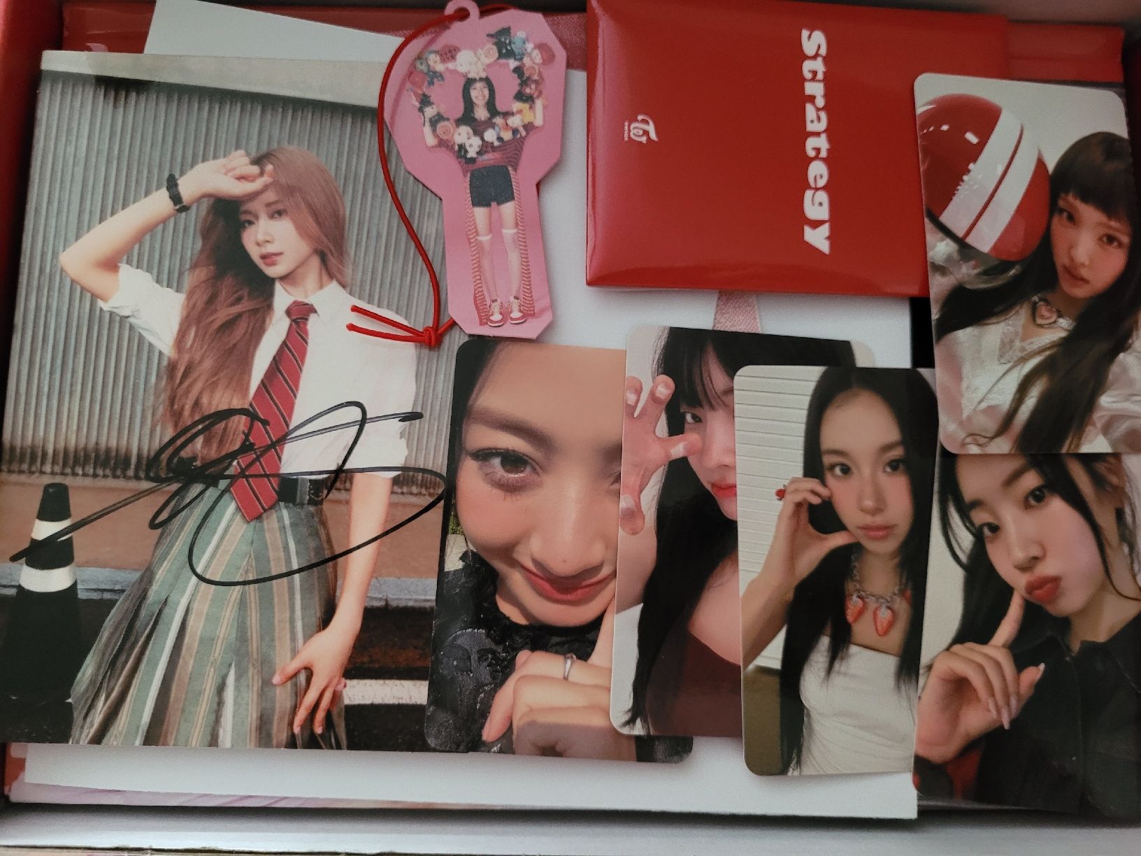 CDs: Twice Tzuyu Strategy Signed Album – Neu (gemäss Beschreibung) aus Zürich von vic_w2tl