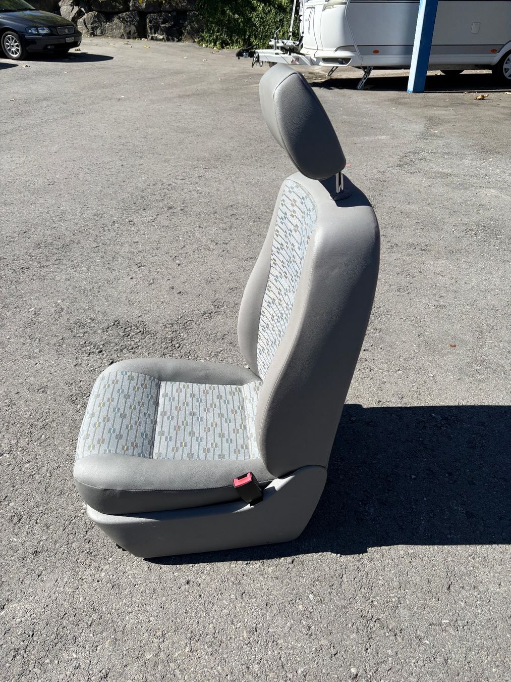VW Tutti pezzi di ricambio auto: VW T5 Beifahrer oder Fahrersitz – Usato da Gams venduto da mir_n5kk 4