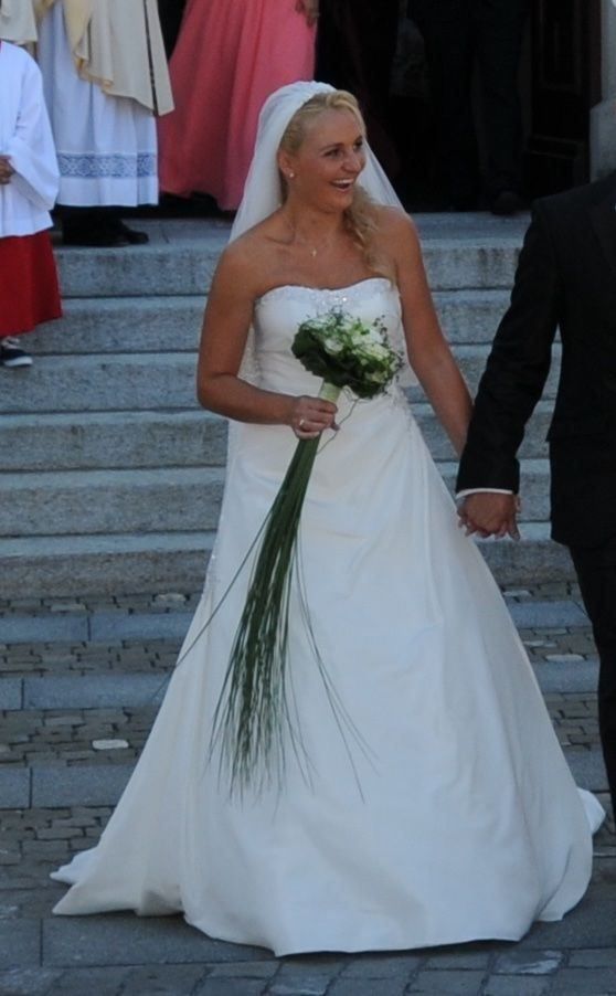 Vestiti: Hochzeitskleid Ivory A-Linie – Usato da Mauren venduto da SB1606 4