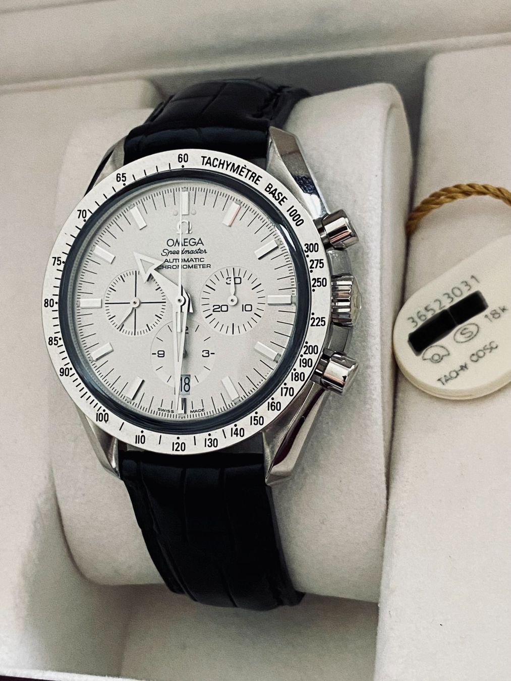 Omega Orologi: Omega Speedmaster Broad Arrow - 18k White Gold – Usato da Wettswil venduto da HeureNoble 3