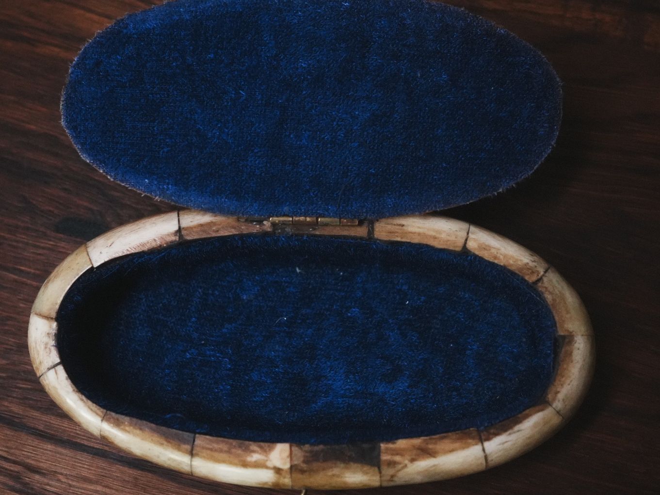 Dosen: Schatulle Knochen Messing oval Schmuckdose Boho orientalisch – Gebraucht aus Volketswil von HeredisAntiques 3