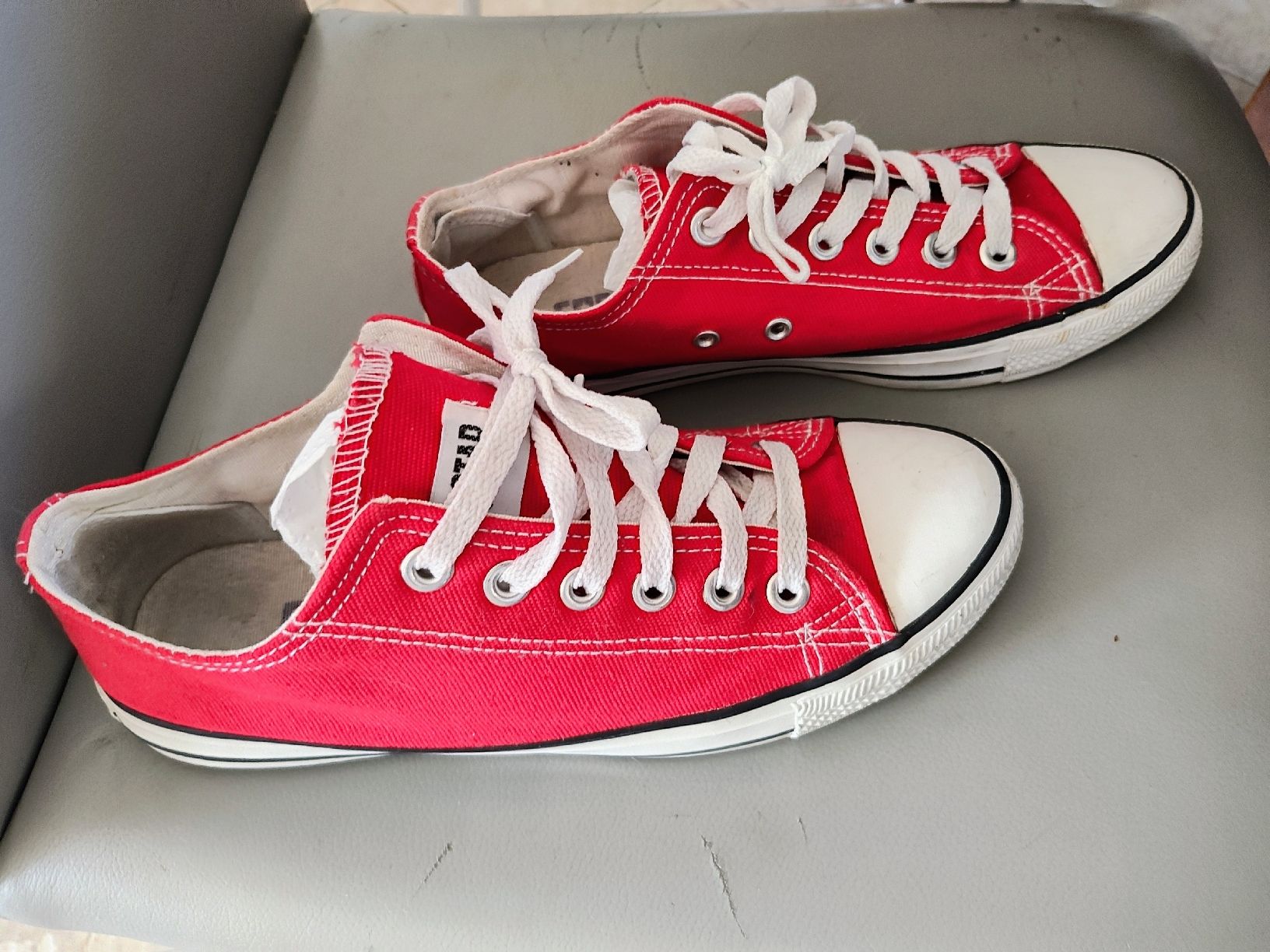 Converse Scarpe da uomo: Knallrote CONVERSE, Gr.39 – Usato da Melchnau venduto da Unikat01