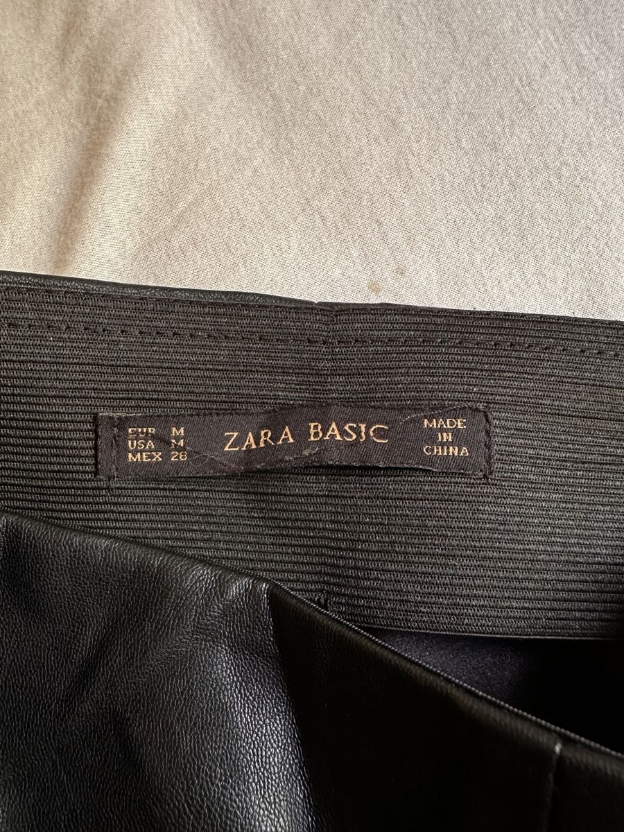 Zara Leggings: Zara Basic Faux Leather Leggings - Size M - Fall Look! – Usato da Campocologno venduto da sch_fc87 2
